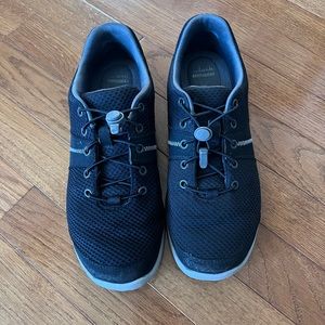 Women’s Clarks casual shoe. Size 8